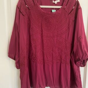 Maroon tunic elbow length sleeves. 3X Honey Punch